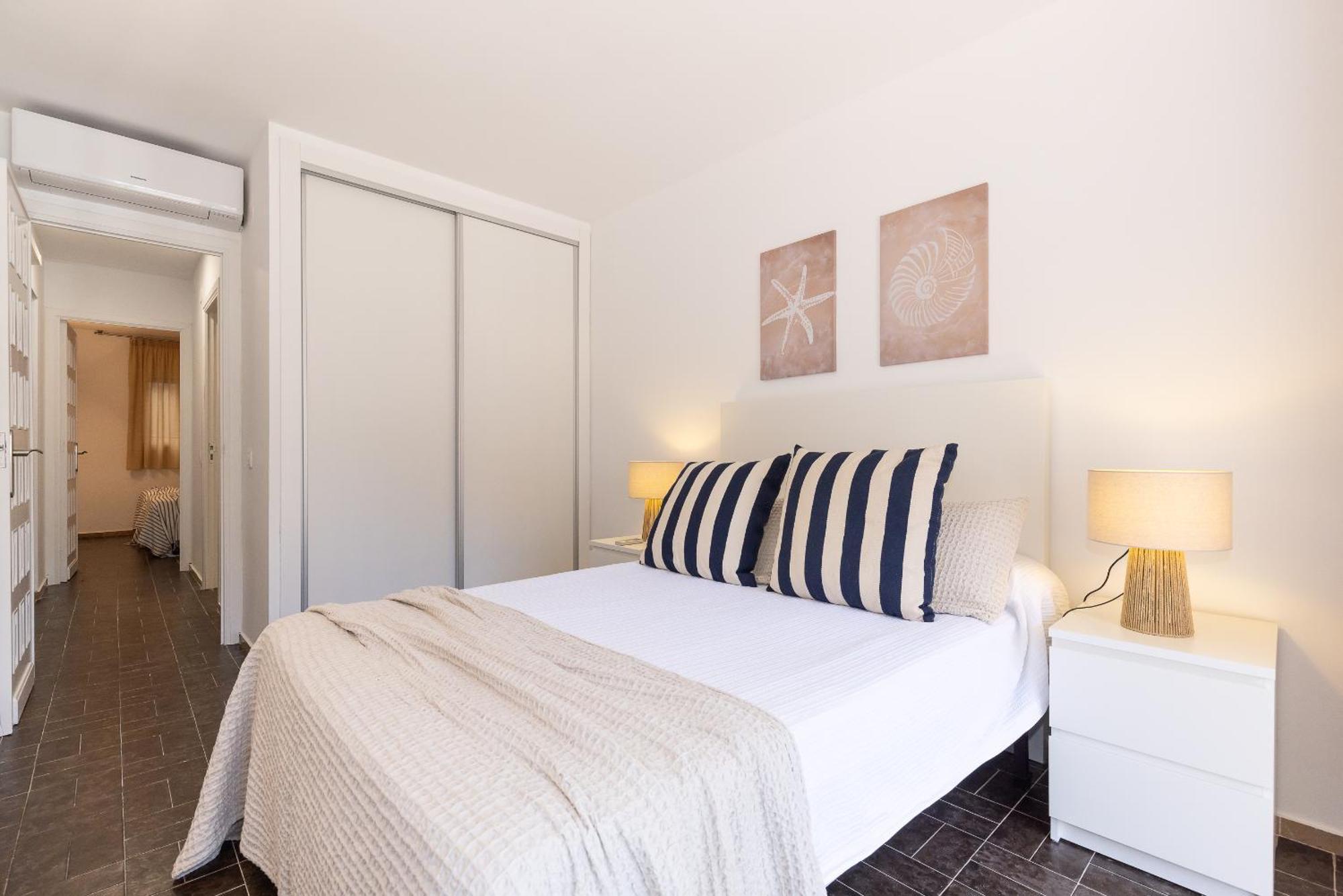 Uhc Dms Family Apartments Cambrils Szoba fotó