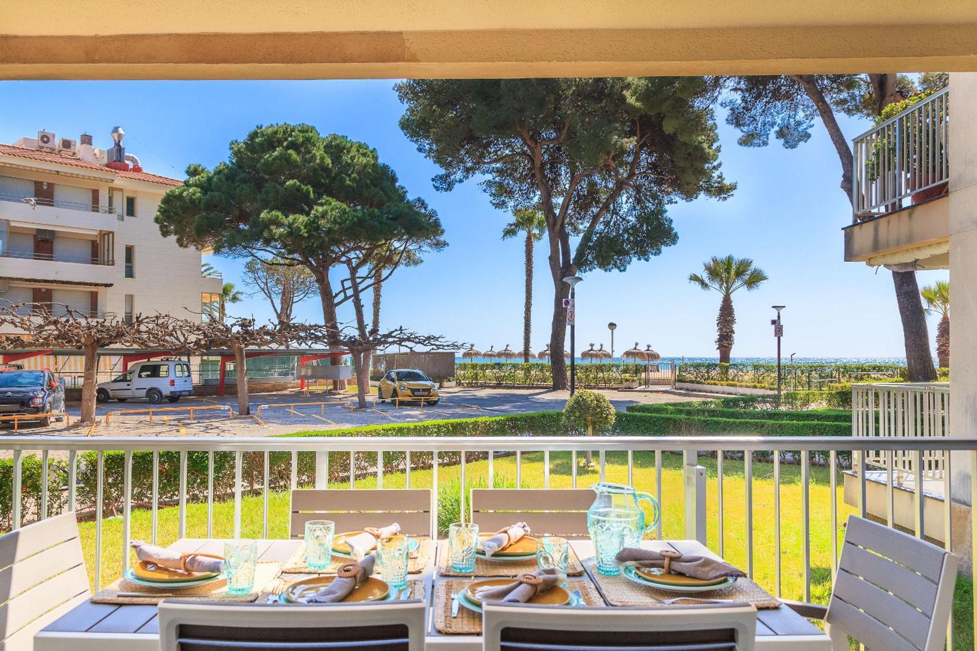 Uhc Dms Family Apartments Cambrils Szoba fotó