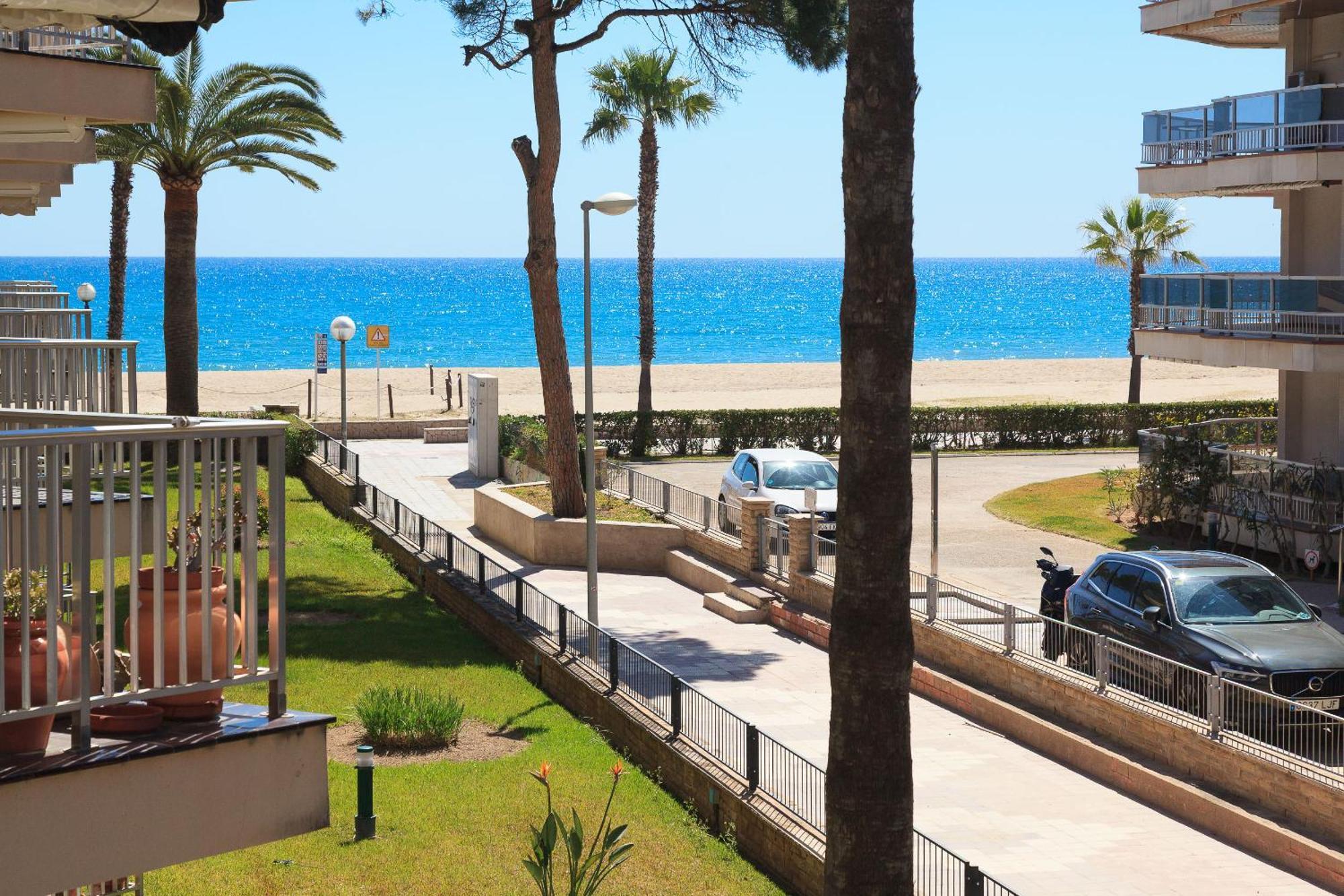 Uhc Dms Family Apartments Cambrils Szoba fotó