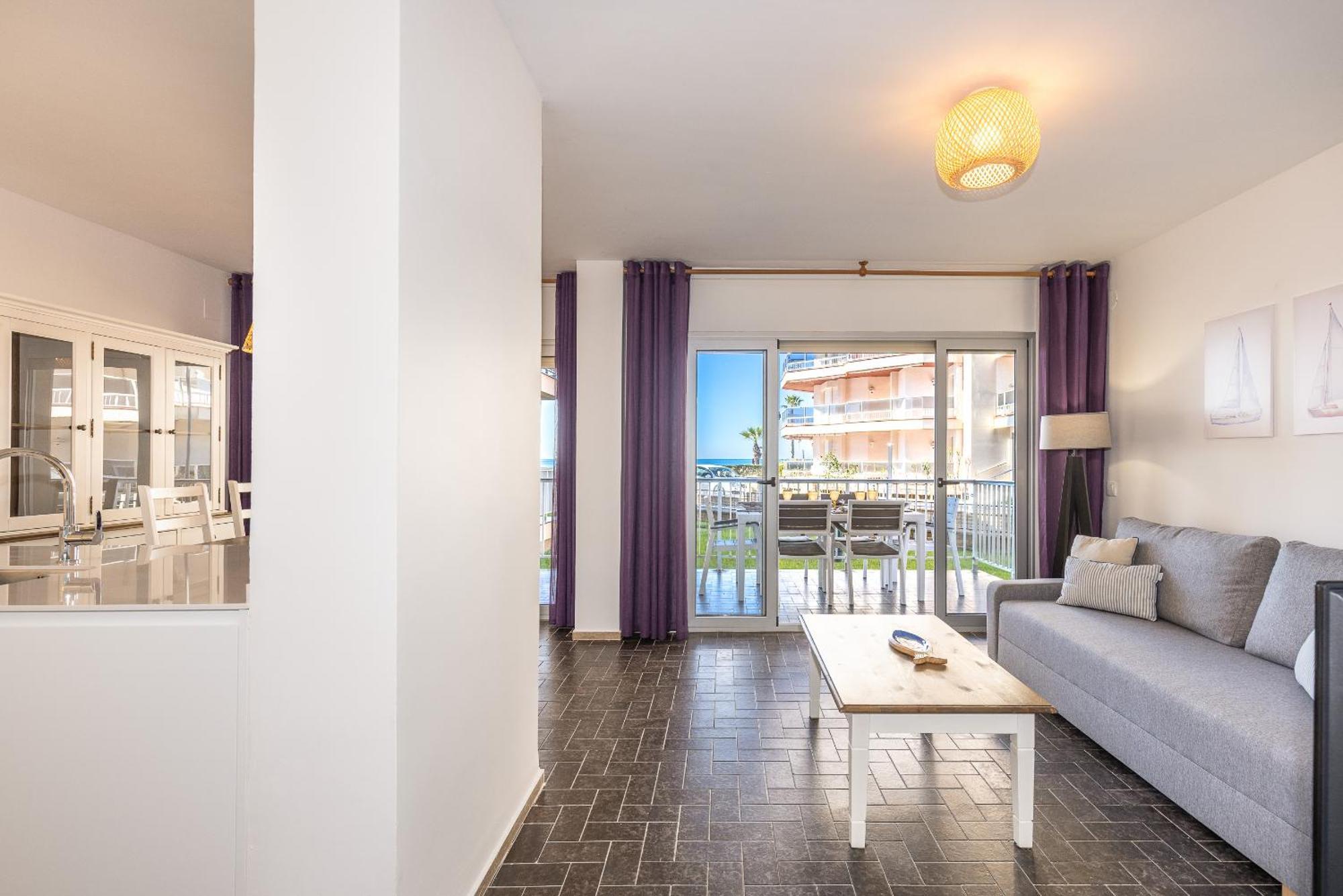 Uhc Dms Family Apartments Cambrils Szoba fotó